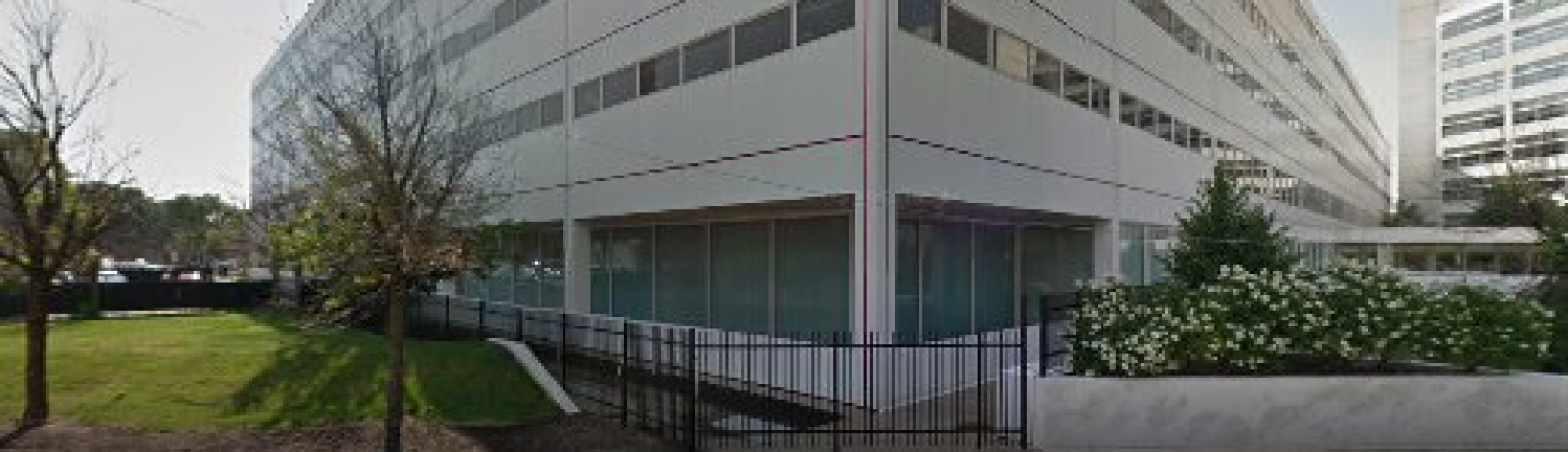 Vista del Centro de Detención Temporal Juvenil del Condado de Cook, donde se encuentra la División Civil de la Oficina del Defensor Público del Condado de Cook.