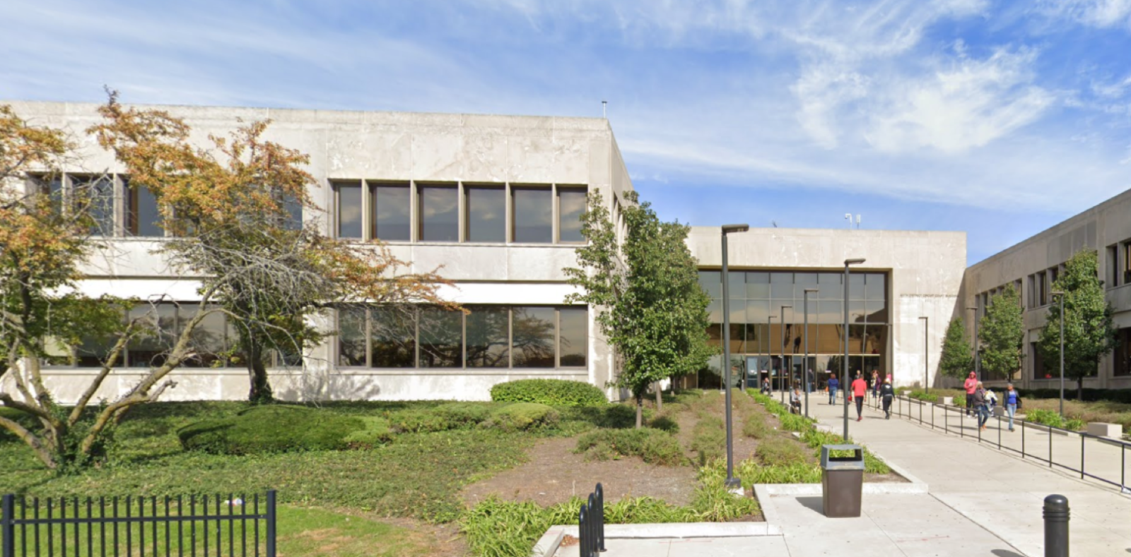 Exterior of the Sixth Municipal District courthouse in Markham, Illinois.
