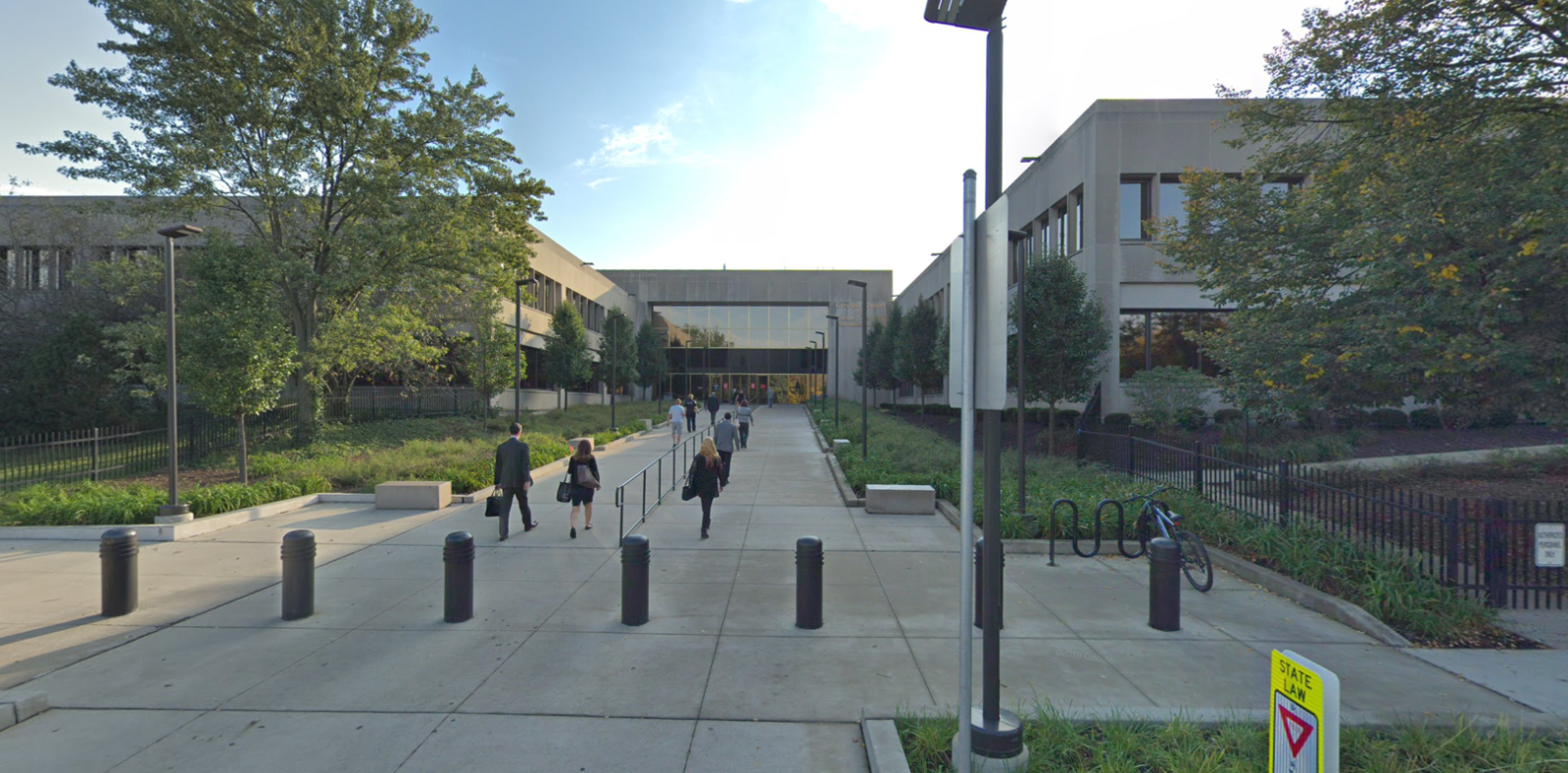 Exterior view of the Third Municipal District courthouse in Rolling Meadows.